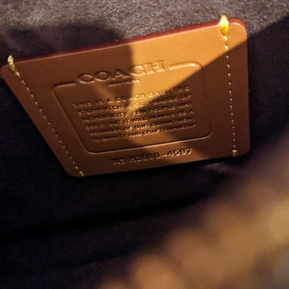 [SOLD] Coach Beat Shoulder Bag - Picture 10 of 10